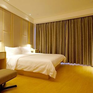 Deluxe  Suite Mainland Chinese Citizens